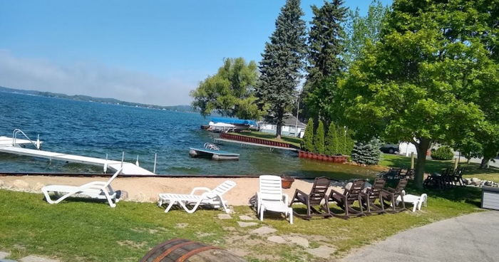 Portage Lake Motel (Wissners Motel, Sprengers Lakeview Motel) - Web Listing (newer photo)